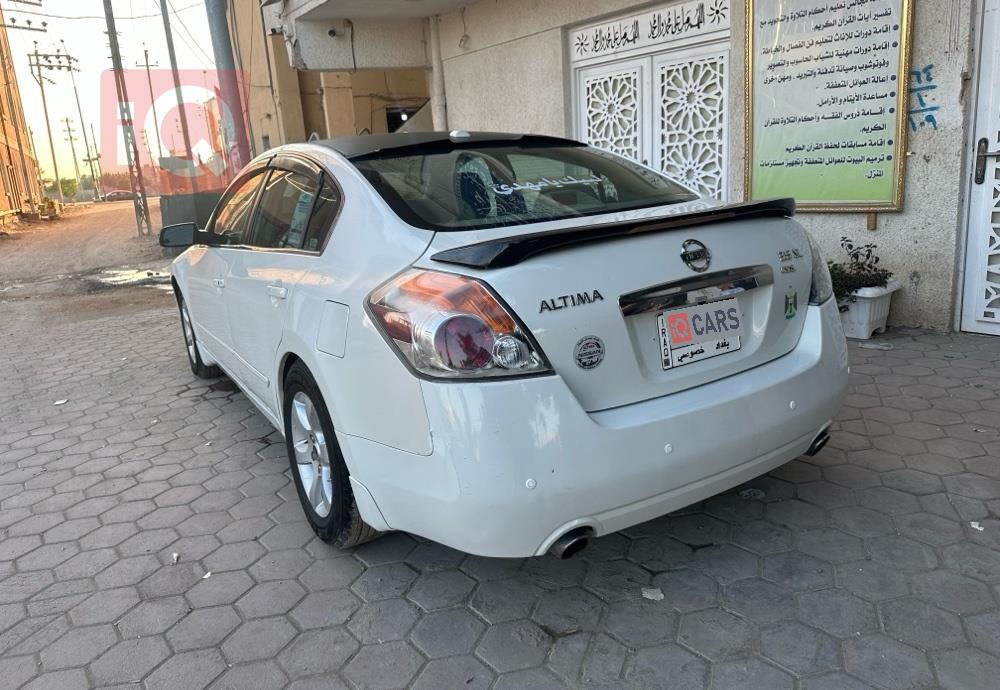 نيسان ألتيما